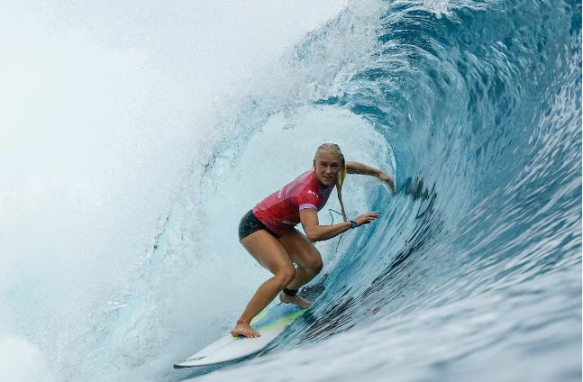 Teahupo'o में सर्फिंग प्रतियोगिता को बुधवार को रद्द कर दिया गया था